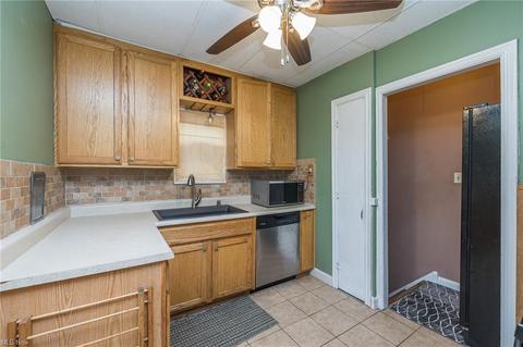 6903 Gerald Ave, Parma, OH 44129 photo 6