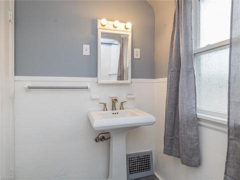 6903 Gerald Ave, Parma, OH 44129 photo 13