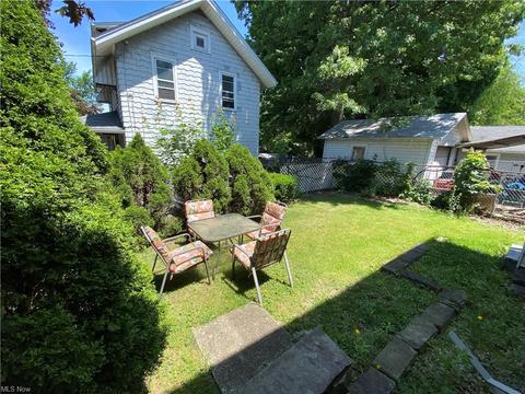 63 E Dalton St, Akron, OH 44310 photo 4