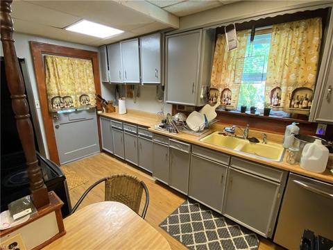 63 E Dalton St, Akron, OH 44310 photo 6