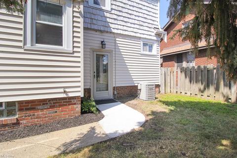 7607 Essen Ave, Parma, OH 44129 photo 33