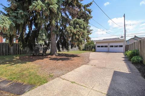 7607 Essen Ave, Parma, OH 44129 photo 29