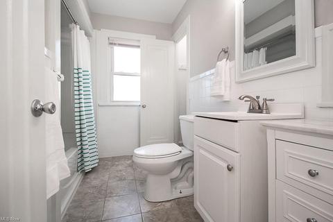 7607 Essen Ave, Parma, OH 44129 photo 27