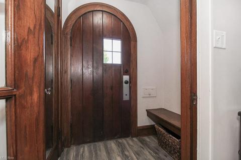 7607 Essen Ave, Parma, OH 44129 photo 8
