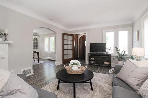 7607 Essen Ave, Parma, OH 44129 photo 5