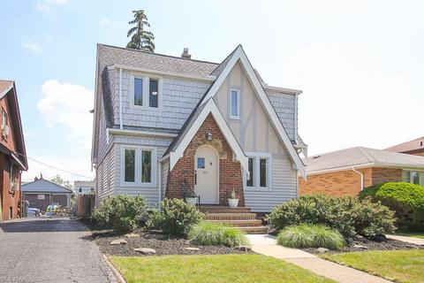 7607 Essen Ave, Parma, OH 44129 photo 2
