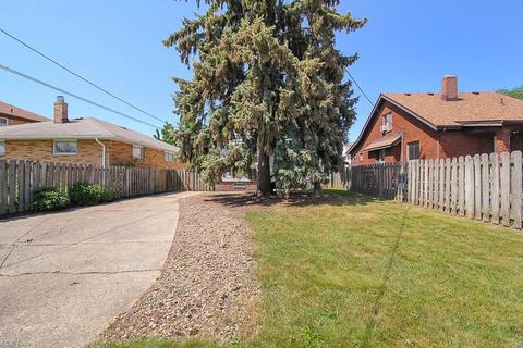 7607 Essen Ave, Parma, OH 44129 photo 31