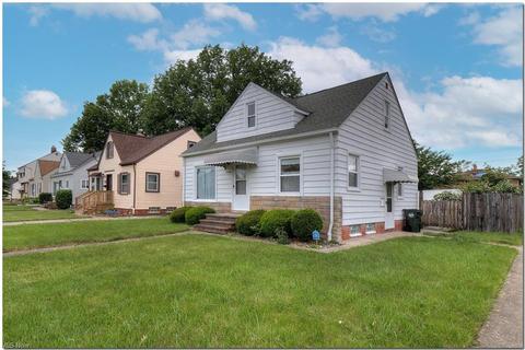 2902 Commonwealth Dr, Parma, OH 44134 photo 1
