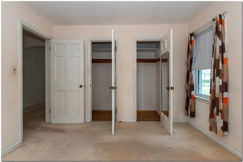 2902 Commonwealth Dr, Parma, OH 44134 photo 7