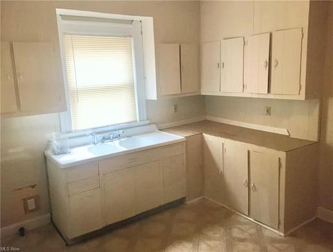 934 Middle Ave, Elyria, OH 44035 photo 2