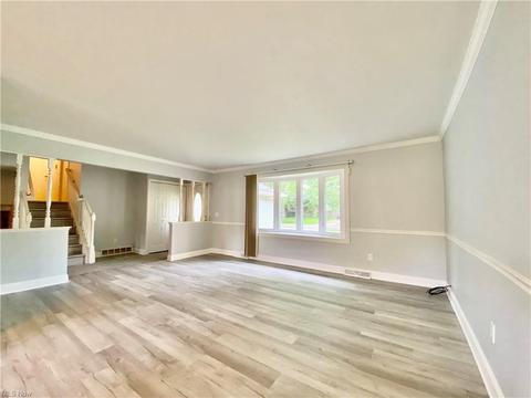 653 Augdon Dr, Elyria, OH 44035 photo 10