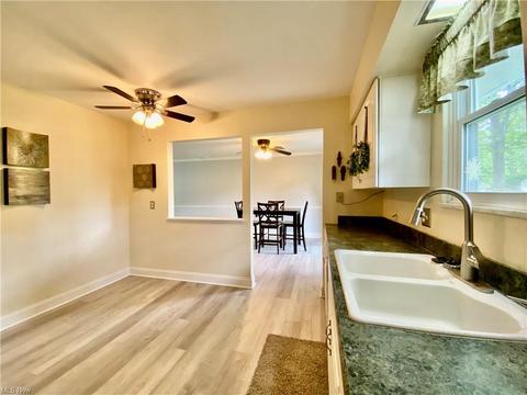 653 Augdon Dr, Elyria, OH 44035 photo 5