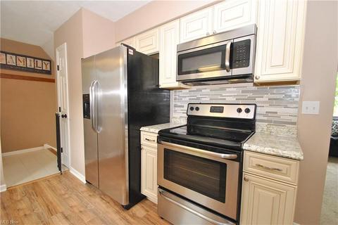 30200 Powell Rd, Willowick, OH 44095 photo 16