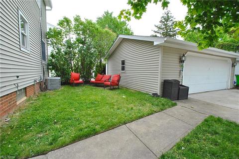 30200 Powell Rd, Willowick, OH 44095 photo 8