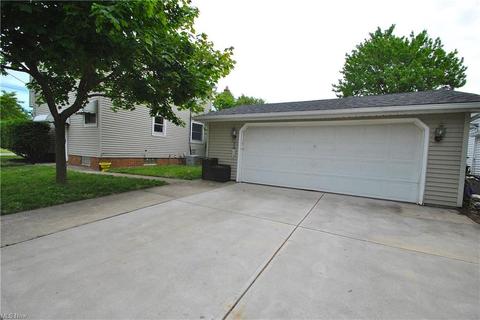 30200 Powell Rd, Willowick, OH 44095 photo 7