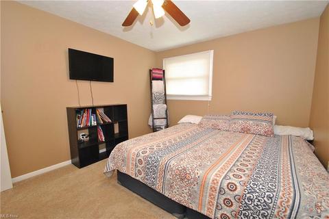 30200 Powell Rd, Willowick, OH 44095 photo 4