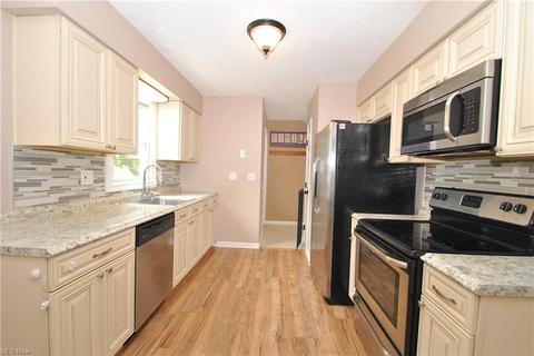 30200 Powell Rd, Willowick, OH 44095 photo 14