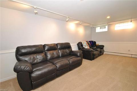 30200 Powell Rd, Willowick, OH 44095 photo 5
