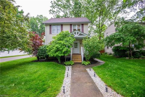 59 15th St Cuyahoga Falls Oh 32 Photos Mls Movoto