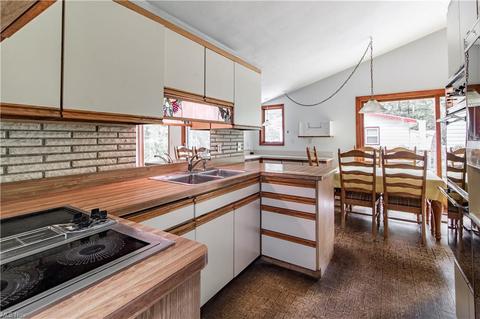 34329 Puth Dr, Avon, OH 44011 photo 4