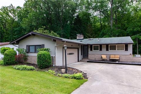 34329 Puth Dr, Avon, OH 44011 photo 1