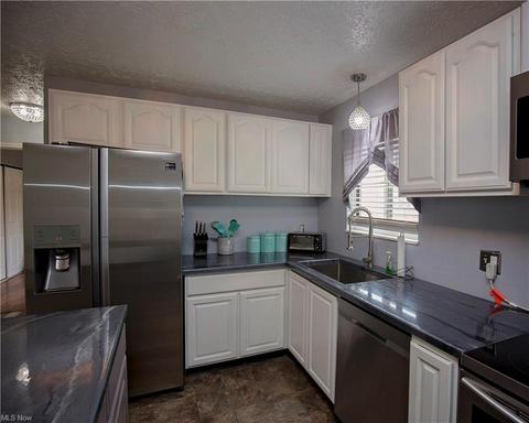 132 Tennessee Ave, Elyria, OH 44035 photo 8