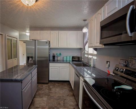 132 Tennessee Ave, Elyria, OH 44035 photo 6