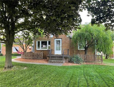 481 Edison St, Struthers, OH 44471 photo 1