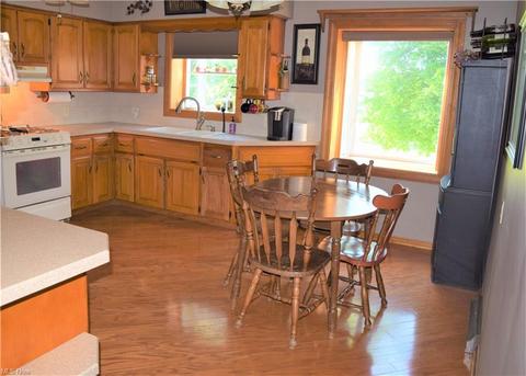 481 Edison St, Struthers, OH 44471 photo 5
