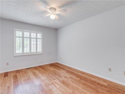 287 Stone Arch Dr, Akron, OH 44307 photo 8