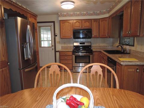 1276 Valley View Dr, Boardman, OH 44512 photo 11