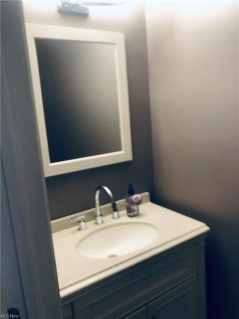 705 Bisson Ave, Akron, OH 44307 photo 12