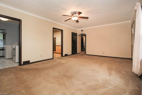 378 E Ridgewood Dr, Seven Hills, OH 44131 photo 8