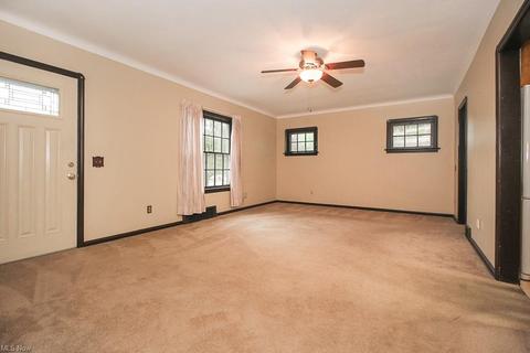 378 E Ridgewood Dr, Seven Hills, OH 44131 photo 6