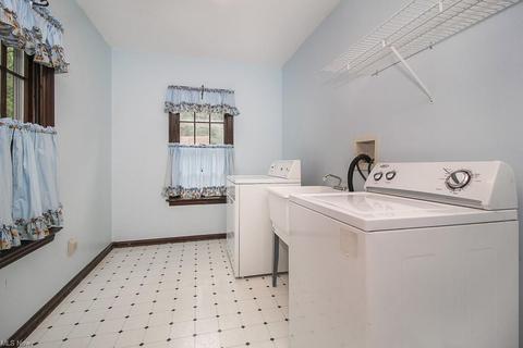378 E Ridgewood Dr, Seven Hills, OH 44131 photo 15