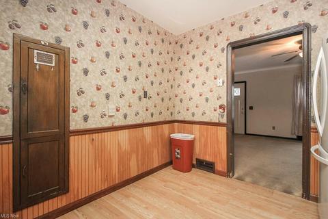 378 E Ridgewood Dr, Seven Hills, OH 44131 photo 5