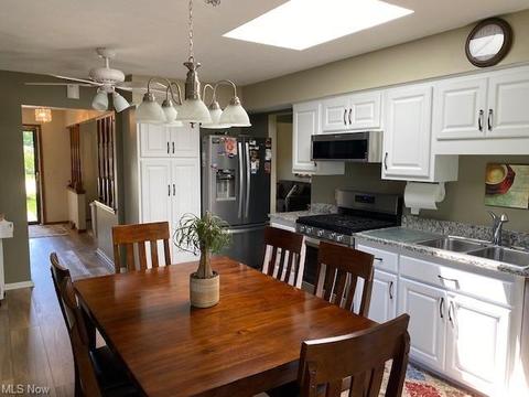 3910 Pine Forest Dr, Parma, OH 44134 photo 8