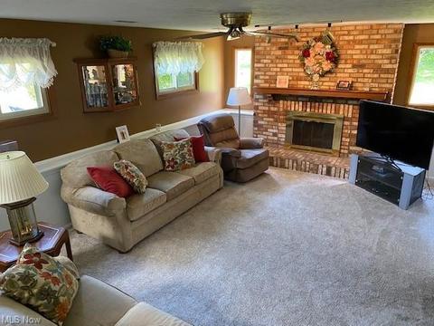 3910 Pine Forest Dr, Parma, OH 44134 photo 16