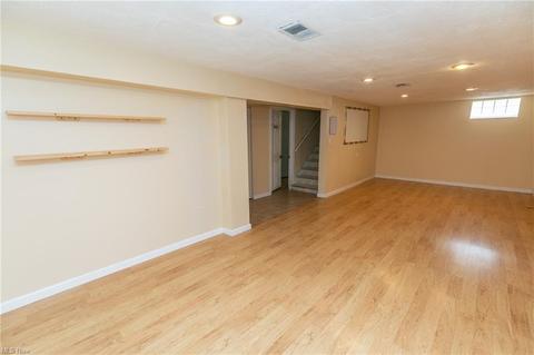10814 Windham Rd, Parma, OH 44130 photo 22