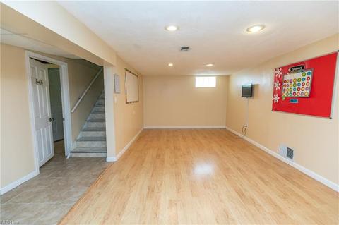 10814 Windham Rd, Parma, OH 44130 photo 17