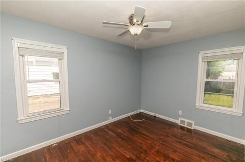 10814 Windham Rd, Parma, OH 44130 photo 13