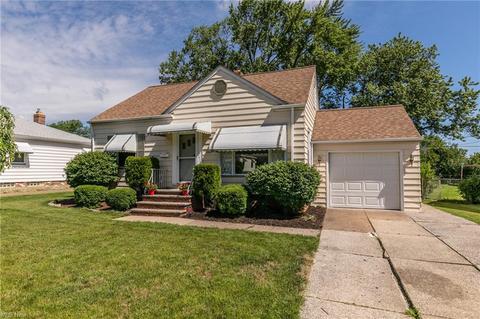 10814 Windham Rd, Parma, OH 44130 photo 2