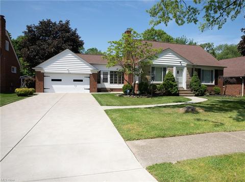 320 E 273 St, Euclid, OH 44132 photo 1