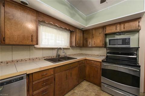1020 Pitkin Ave, Akron, OH 44310 photo 16