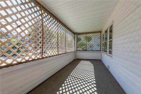 1020 Pitkin Ave, Akron, OH 44310 photo 2