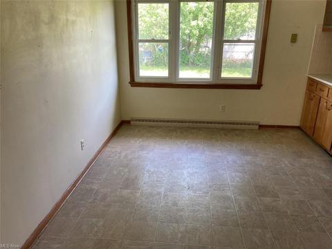 2511 E 35th St, Lorain, OH 44055 photo 4