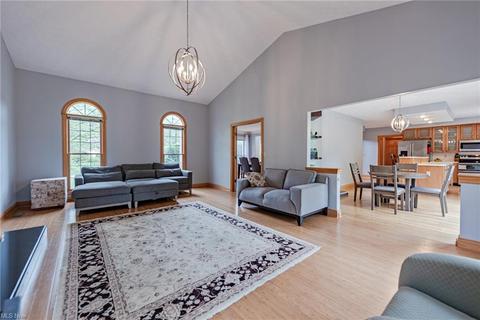 7198 Longview Dr, Solon, OH 44139 photo 8