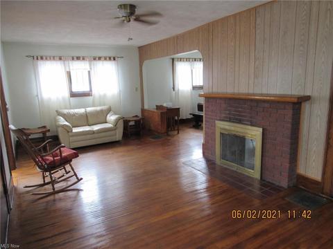 1836 E 47th St, Ashtabula, OH 44004 photo 3