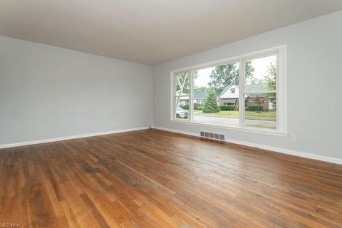 865 E 261 St, Euclid, OH 44132 photo 14
