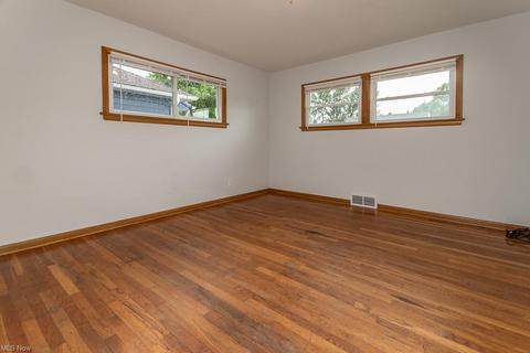 865 E 261 St, Euclid, OH 44132 photo 23
